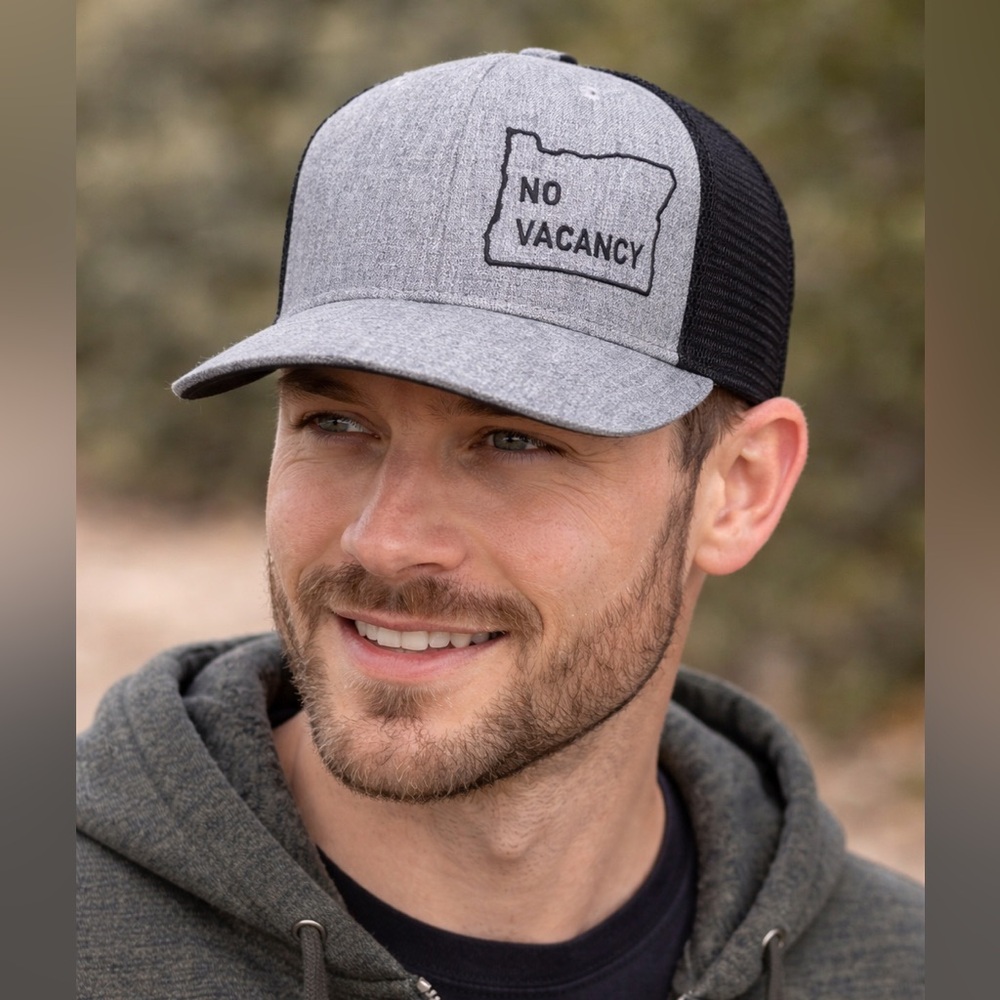 Arcadian Outfitters No Vacancy Oregon Hat Trucker Snapback Gray Black NWT - Picture 1 of 9